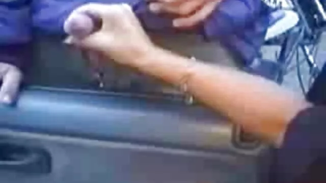 Increíble adolescente flaca pero tetona follada duro y bueno hentail sub español