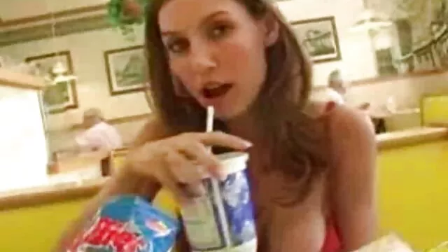 Mamá adolescente ángel con suaves tetas de res lamiendo culo madre e hijo subtitulado en español milf