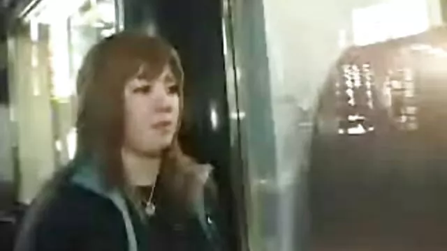 Adolescente caliente subtitulado xxx es rociada con semen