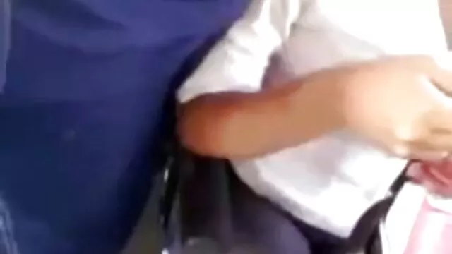 Linda asiática disfruta porni sub español de chorros mientras folla salvajemente