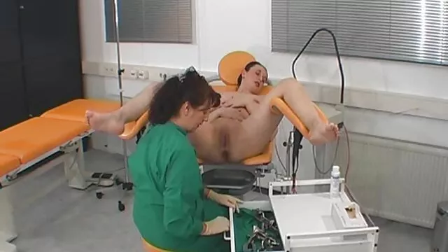 Tetona adolescente viola dedo su medias COÑO xxx sub castellano