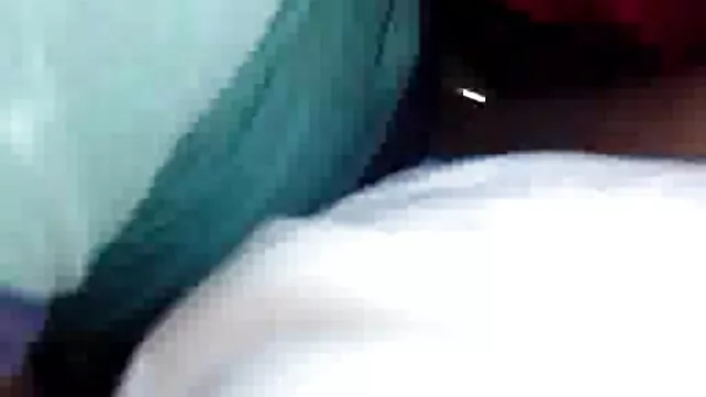 Pequeñas lesbianas cachondas porno hentail sub español se besan