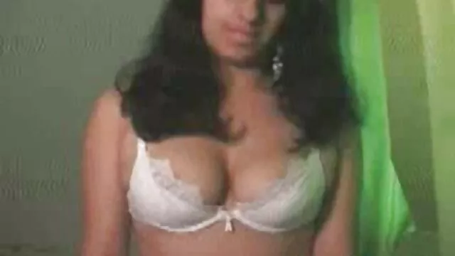 Capucha MILF hentai hermanos sub español Orange Toes