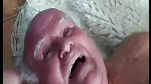 La señora Anna-Leeloo hentai sub español porno inicia su sumiso negro