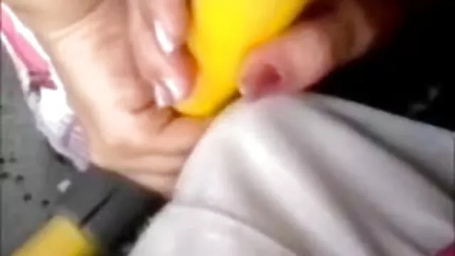 Video BDSM con esposa sumisa azotada en la cocina hentai sub castellano
